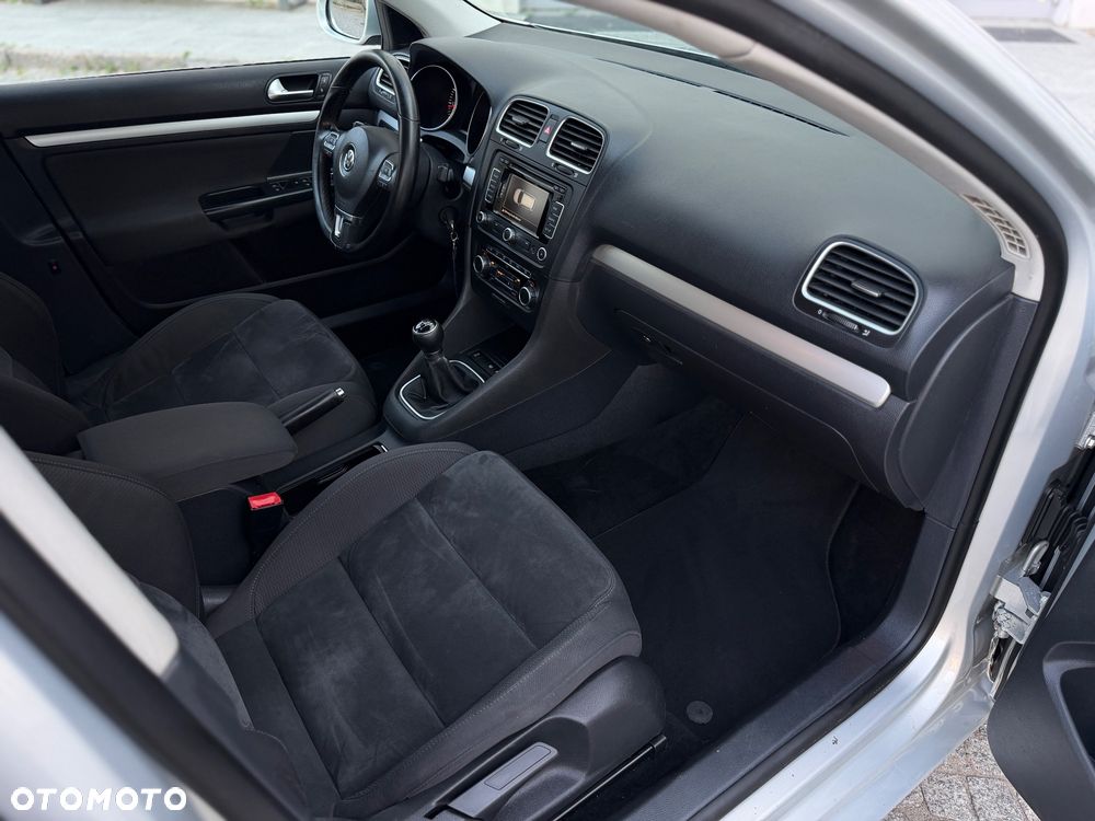 Volkswagen Golf - 6