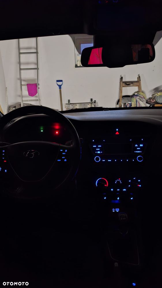 Hyundai i20 1.2 GO - 21