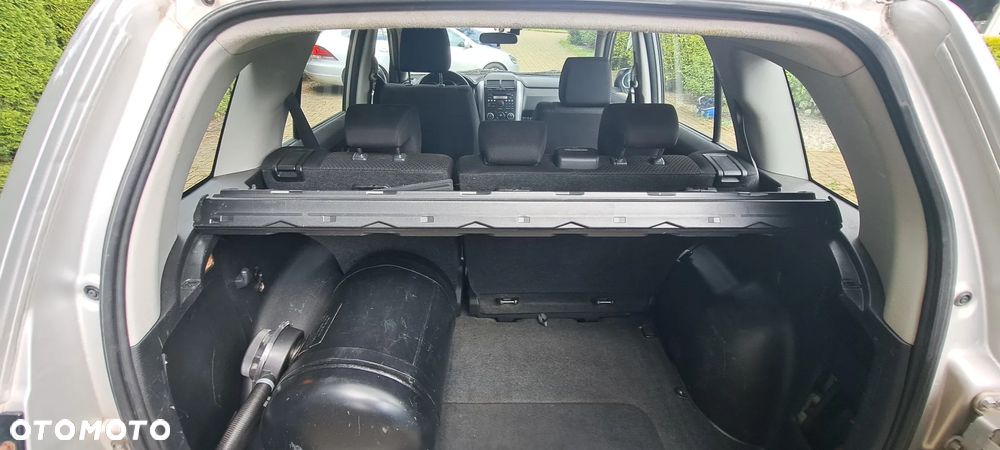 Suzuki Grand Vitara 2.0 - 11