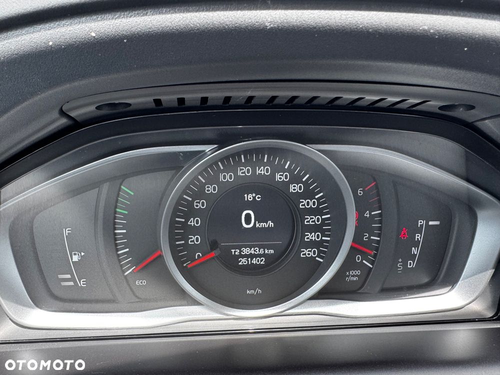 Volvo XC 60 D4 Geartronic Momentum - 27