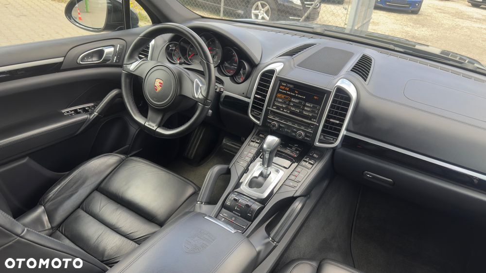 Porsche Cayenne Platinum Edition - 24