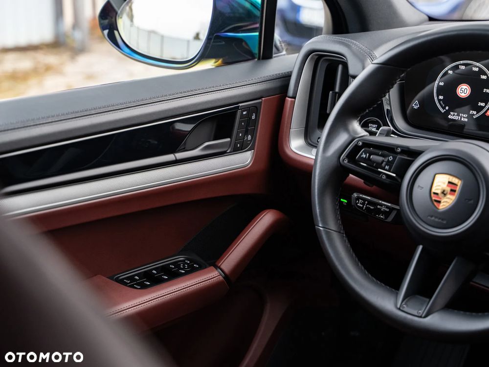 Porsche Cayenne - 16