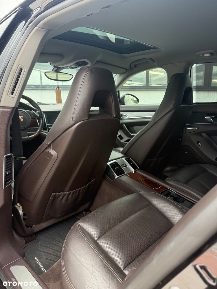 Porsche Panamera 4S - 8