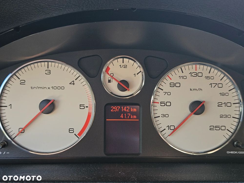 Peugeot 407 2.0 HDI ST Komfort EU4 - 12