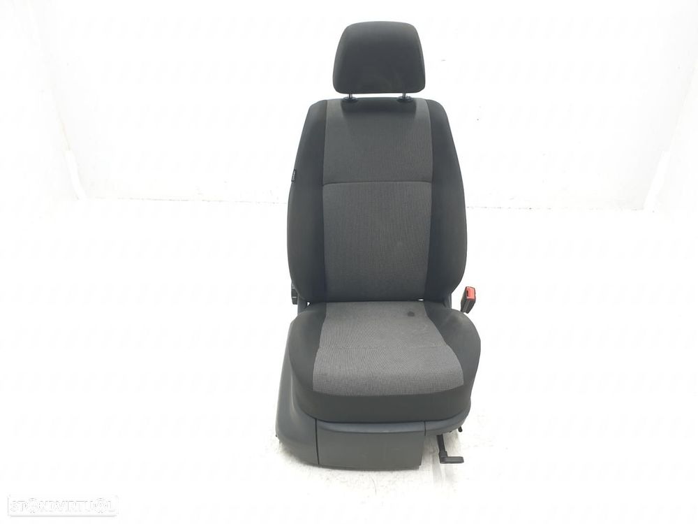 BANCO FRENTE DIREITO VOLKSWAGEN CADDY PROFESIONAL SA03.2015 - 1