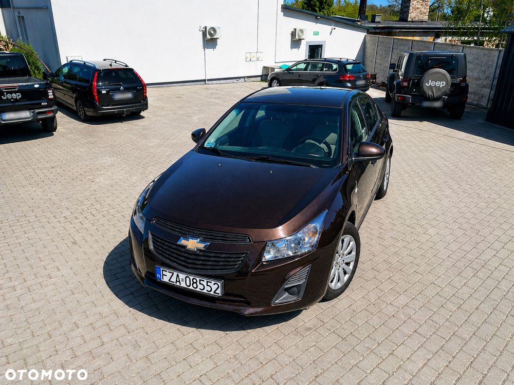 Chevrolet Cruze 1.6 LS+ - 1