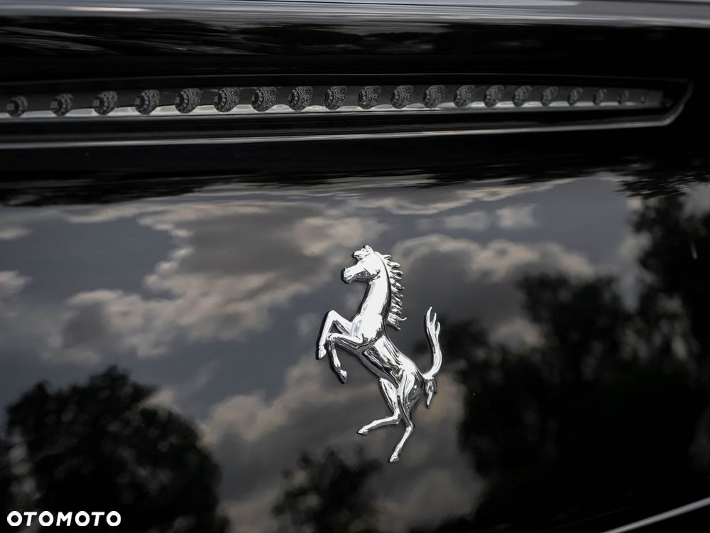 Ferrari GTC4Lusso - 9