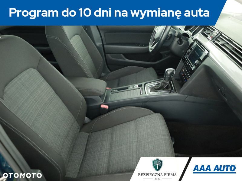 Volkswagen Passat Variant - 9