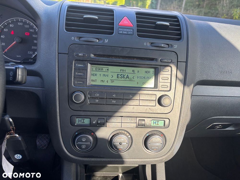 Volkswagen Golf - 16