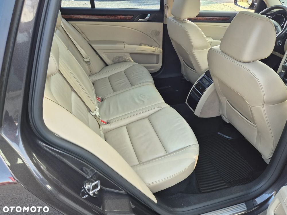 Skoda Superb 2.0 TDI DSG Exclusive - 19