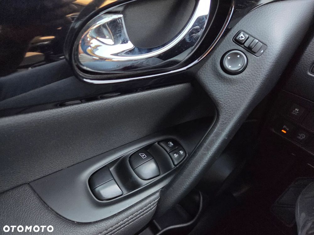 Nissan Qashqai 1.5 dCi DPF 360 - 35