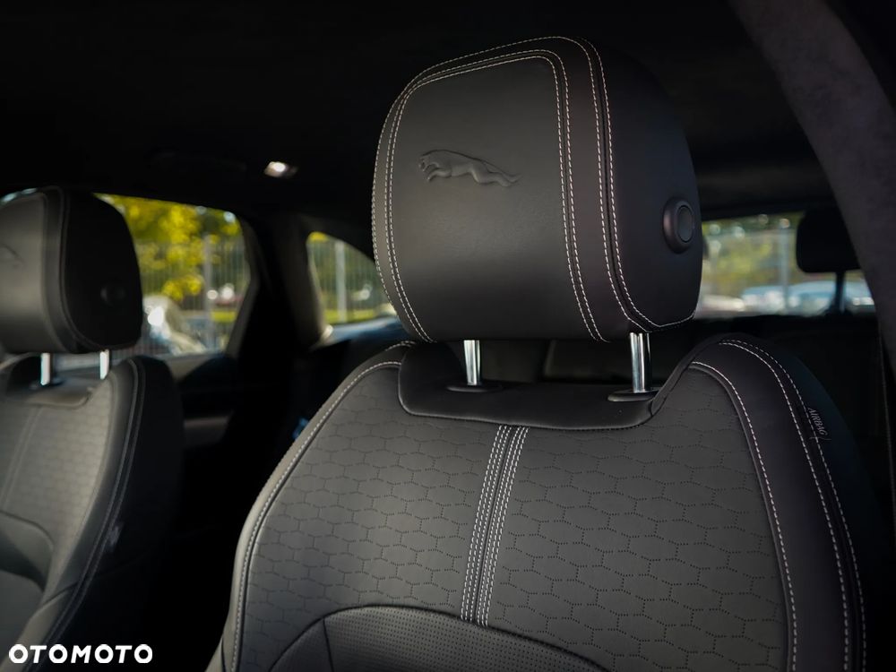 Jaguar F-Pace 2.0 P400e PHEV AWD R-Dynamic HSE - 17
