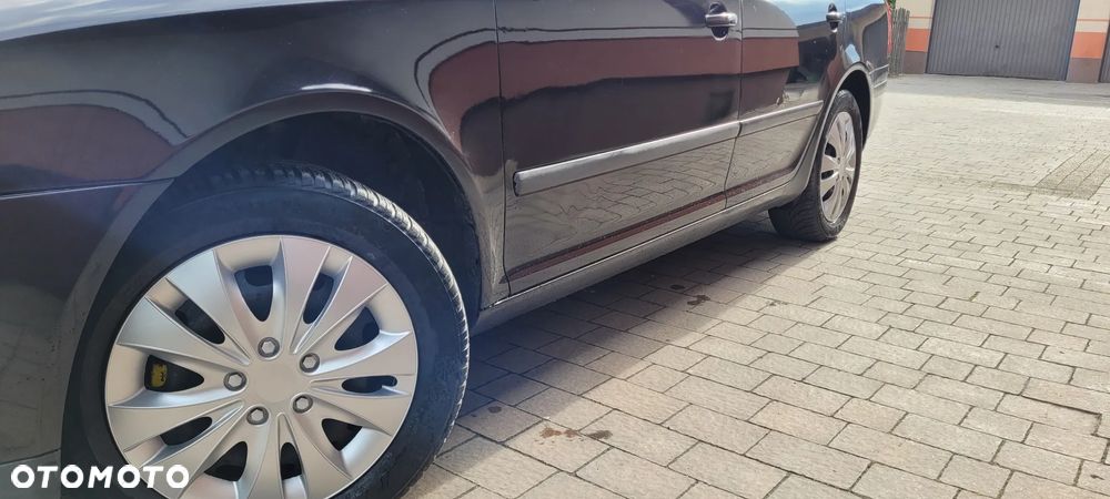 Skoda Octavia 1.6 Ambiente - 3