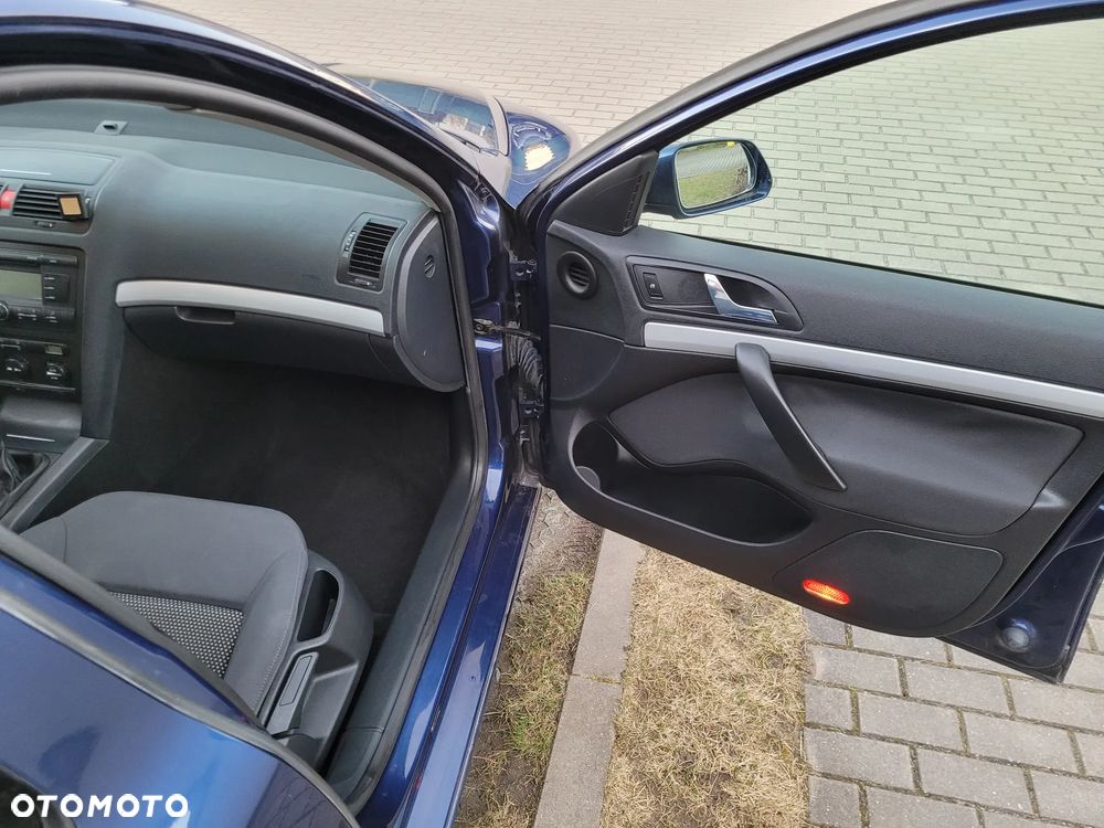 Skoda Octavia 2.0 FSI Ambiente - 16