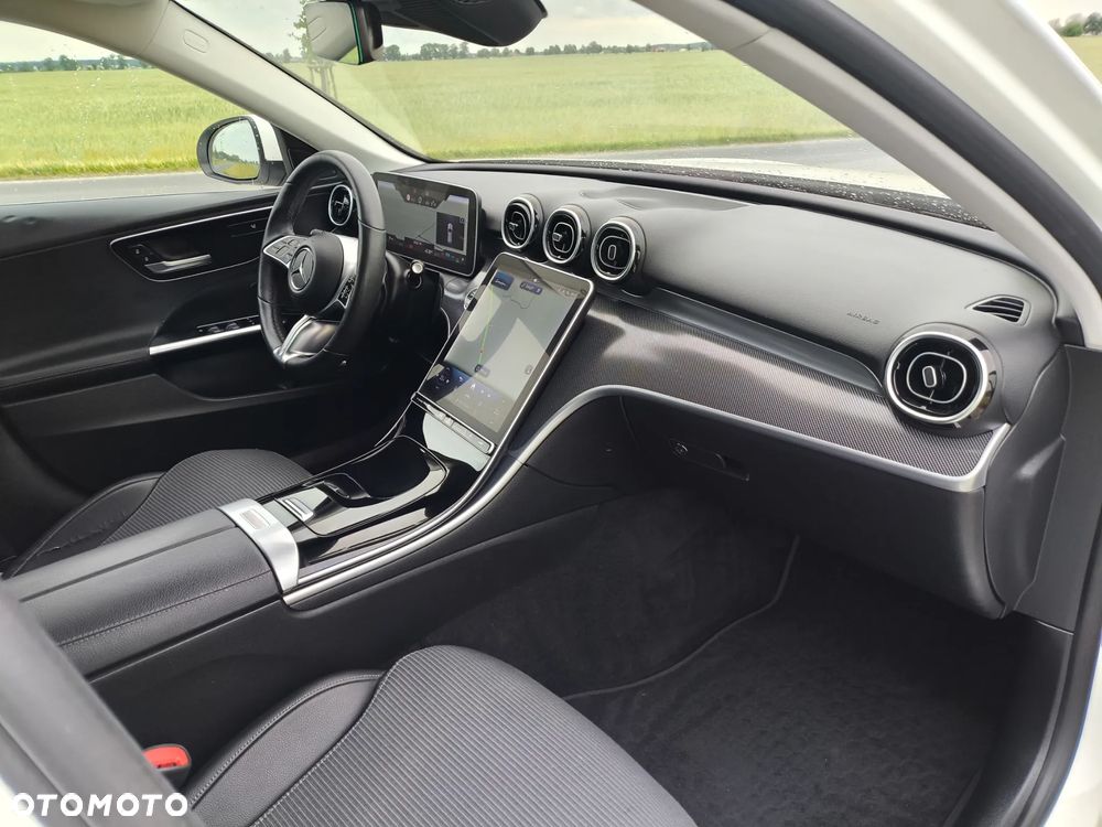 Mercedes-Benz Klasa C 200 4Matic 9G-TRONIC AMG Line - 10