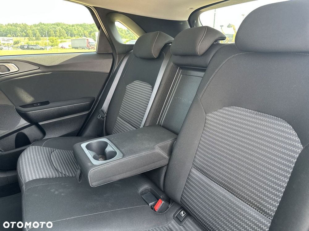 Kia Ceed - 16