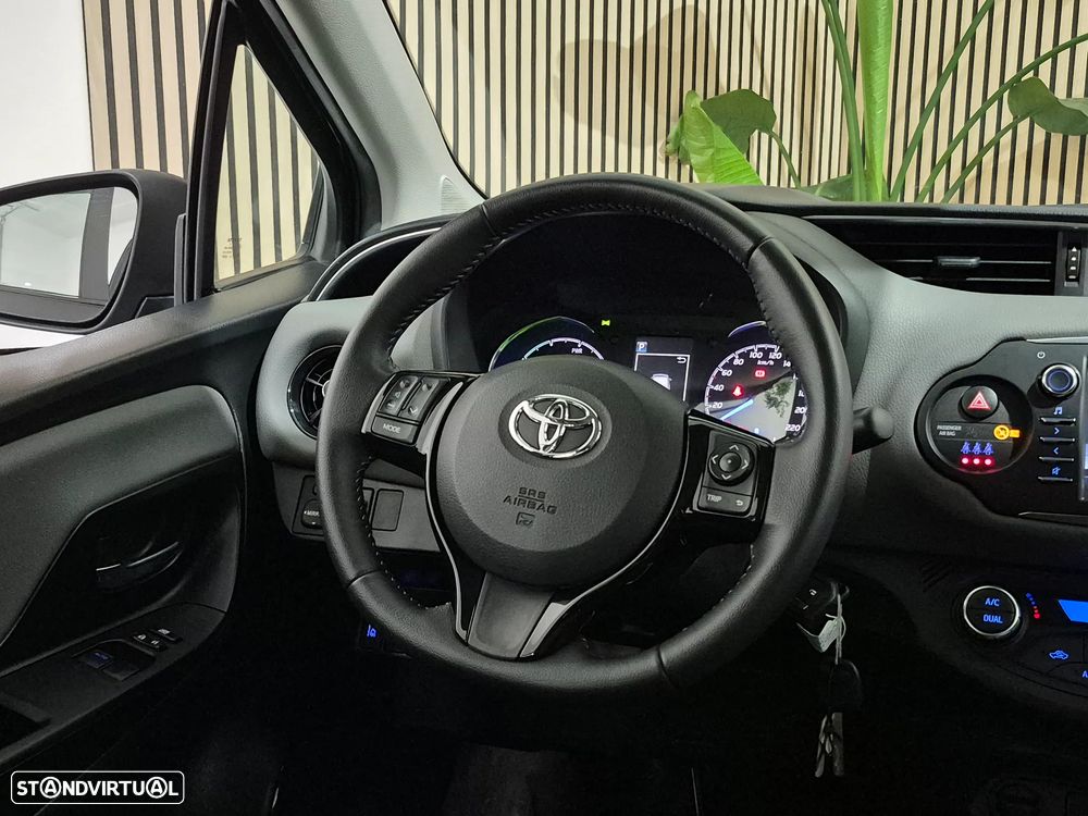 Toyota Yaris 1.5 HSD Comfort +P.Style+P.Techno - 12