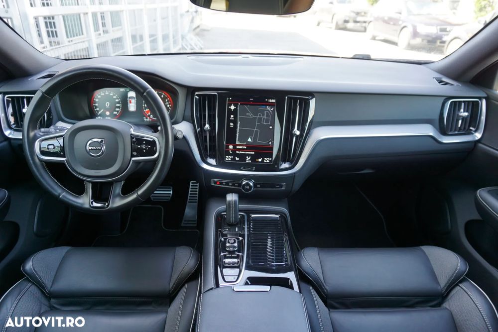 Volvo V60 T6 AWD Recharge Geartronic RDesign - 3