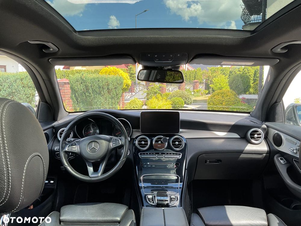 Mercedes-Benz GLC 250 4Matic 9G-TRONIC AMG Line - 13