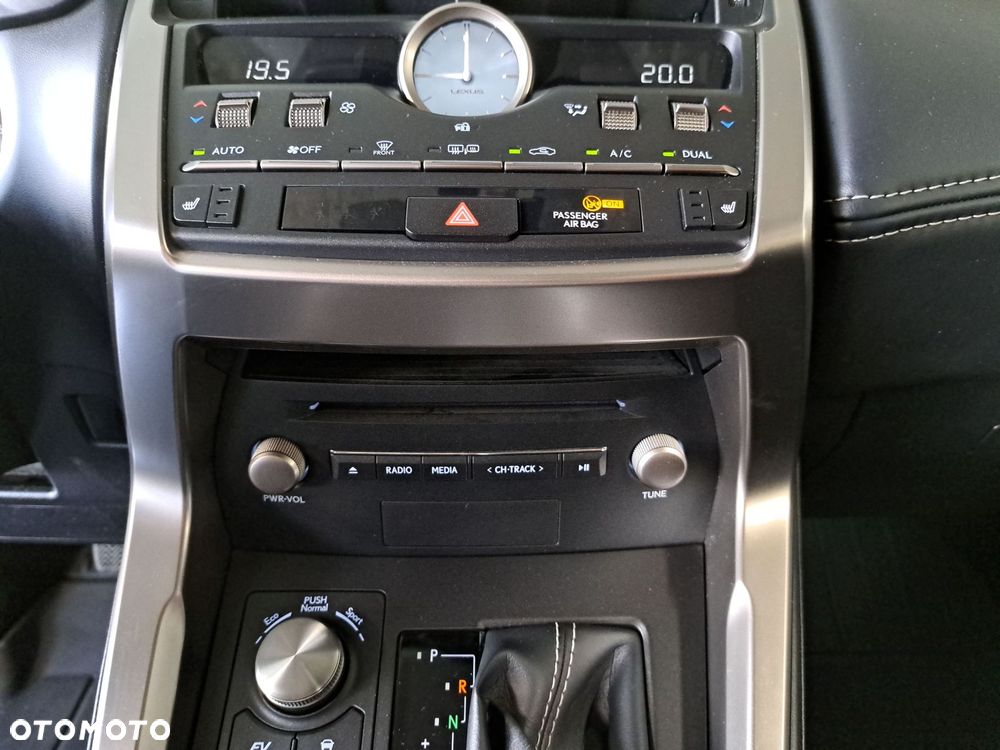 Lexus NX 300h Elegance AWD - 27