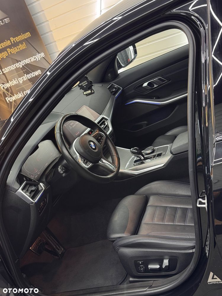 BMW Seria 3 320d xDrive M Sport Shadow sport - 39