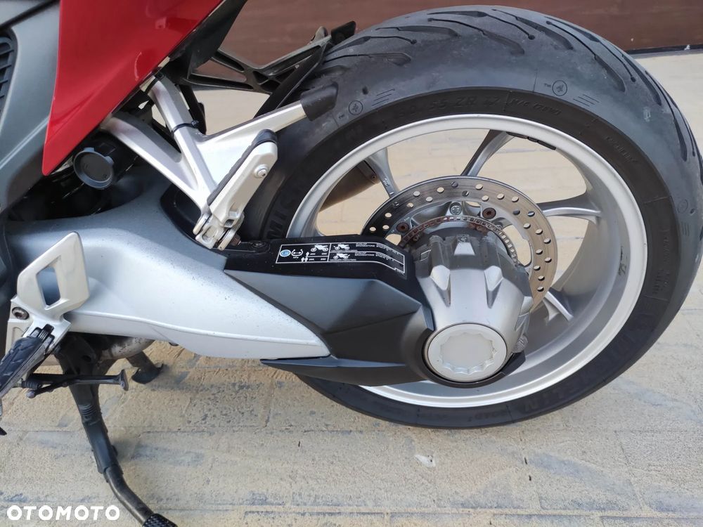 Honda VFR - 24
