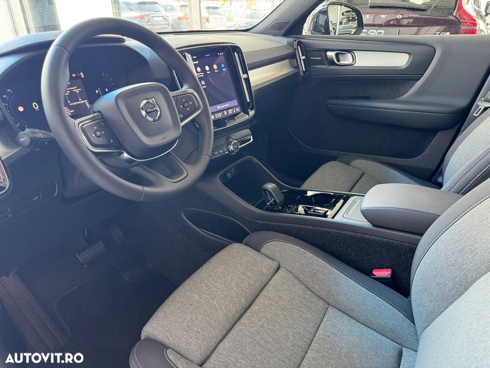 Volvo XC 40 B3 AT FWD MHEV Plus Dark - 12