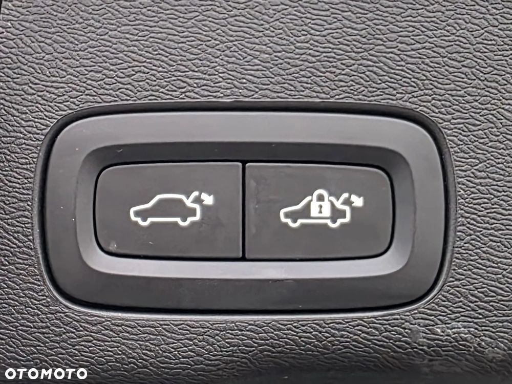 Volvo XC 60 B5 B AWD Plus Bright - 17