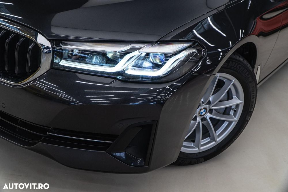 BMW Seria 5 520i Aut. Luxury Line - 35