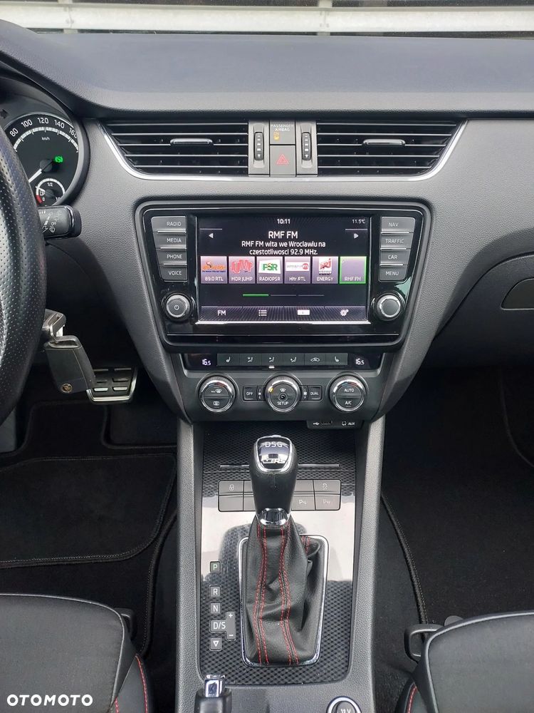 Skoda Octavia 2.0 TDI DSG RS - 30