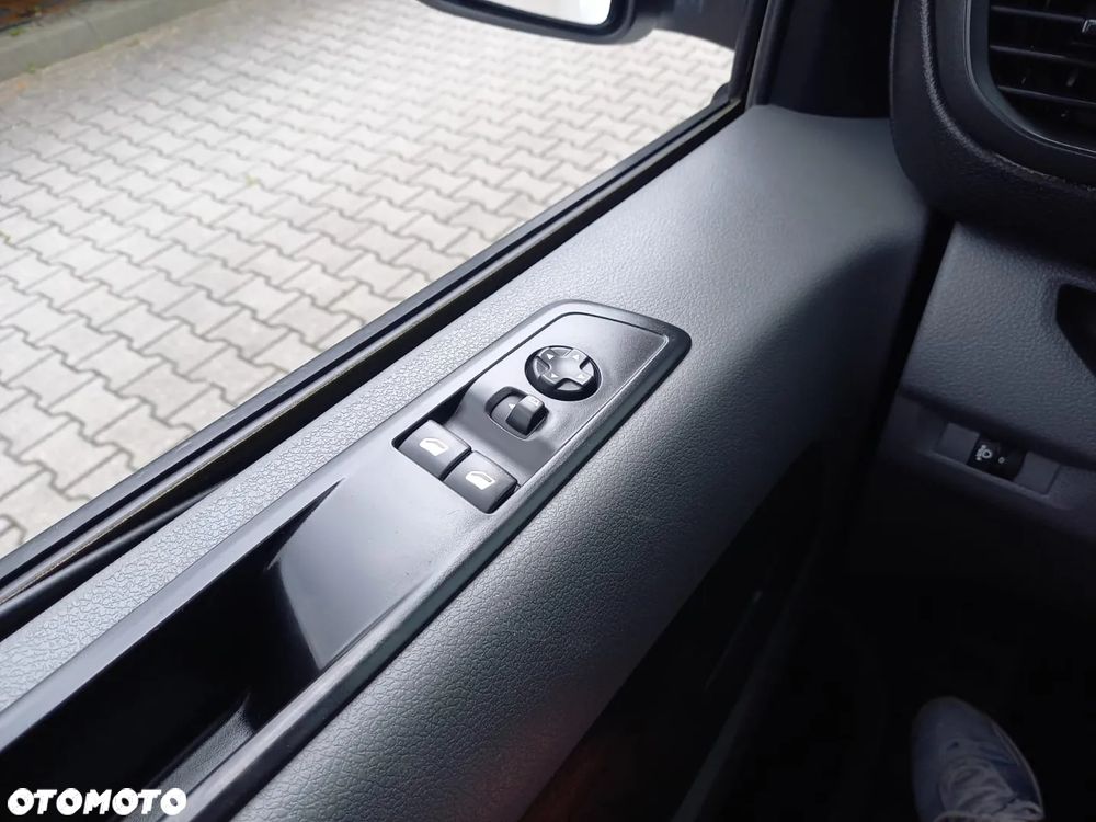 Opel Vivaro Brygadówka - 10