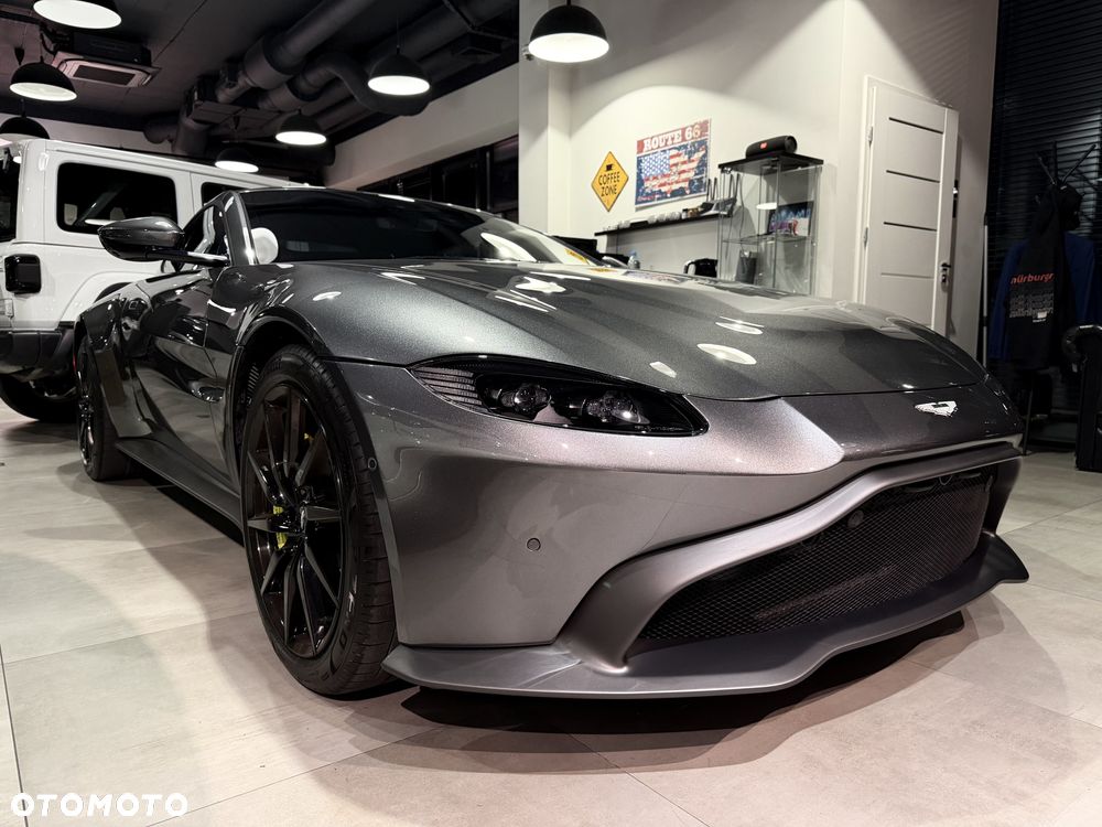Aston Martin Vantage - 3