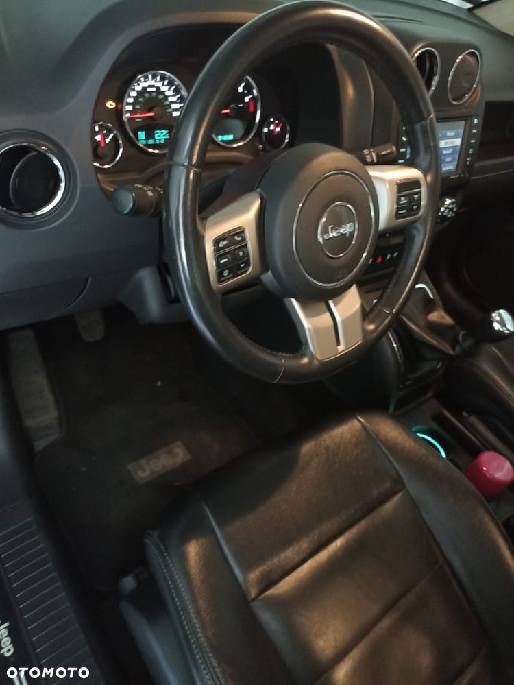 Jeep Compass 2011 photo 4