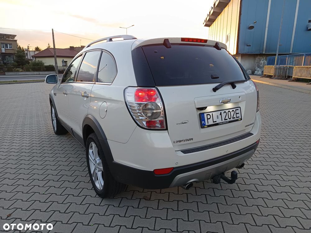 Chevrolet Captiva 2.2 D LTZ - 13