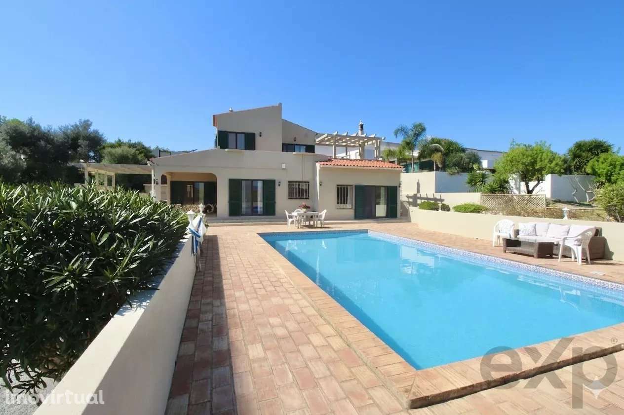 Moradia V3 com Piscina em Pechão - O Refúgio Ideal no Algarve - Grande imagem: 4/36