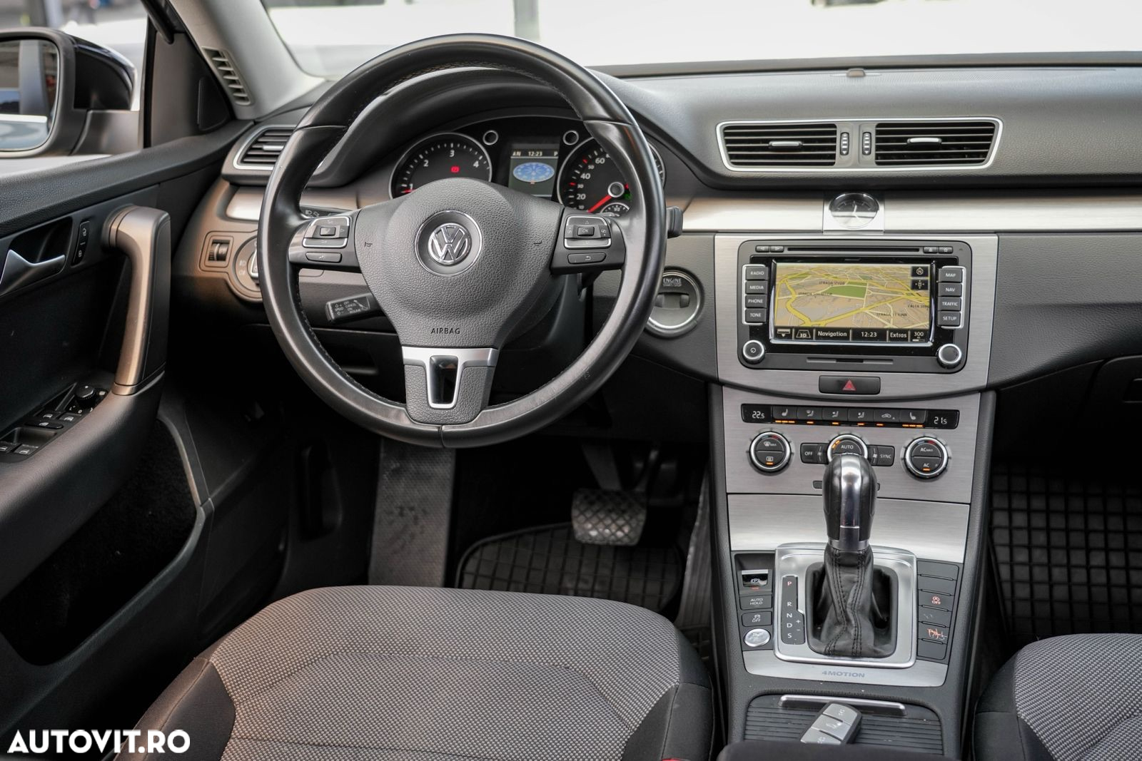 Volkswagen Passat Variant 2.0 TDI 4Motion BlueMotion Technology Highline DSG - 11