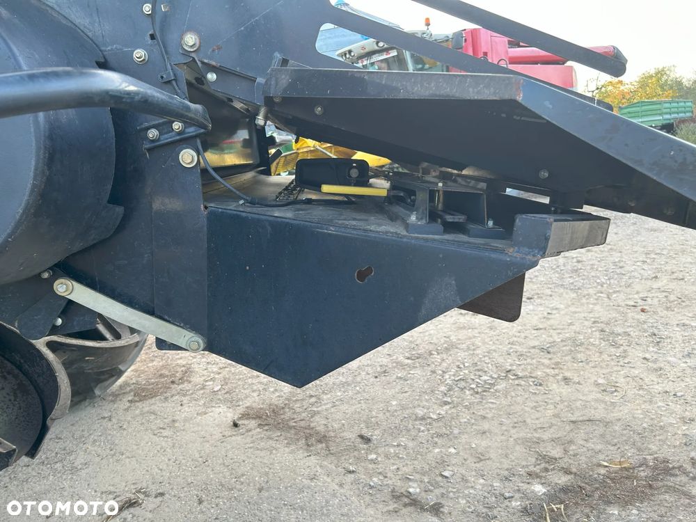 New Holland CR9070 - 10