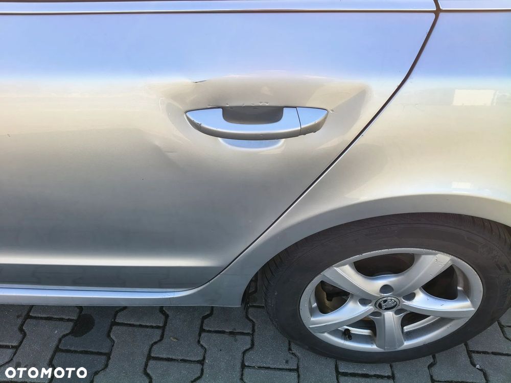 Skoda Superb 1.6 TDI GreenLine - 19