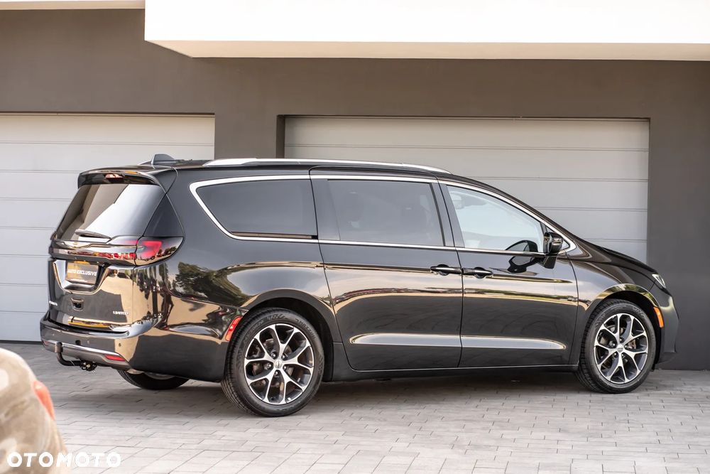 Chrysler Pacifica - 28