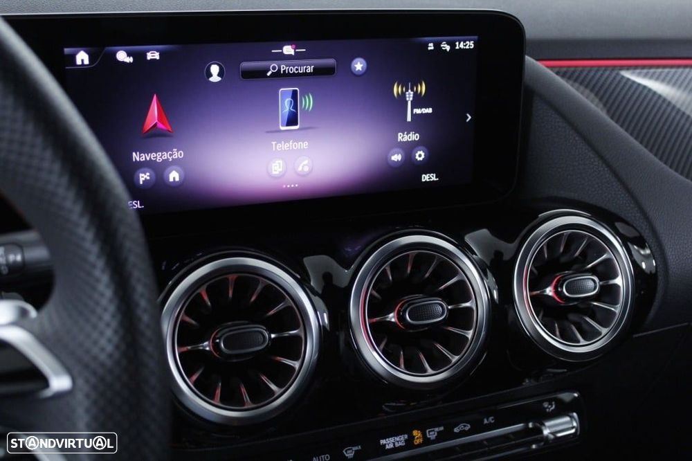Mercedes-Benz GLA 180 d AMG Line - 30