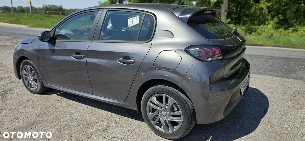 Peugeot 208 - 5