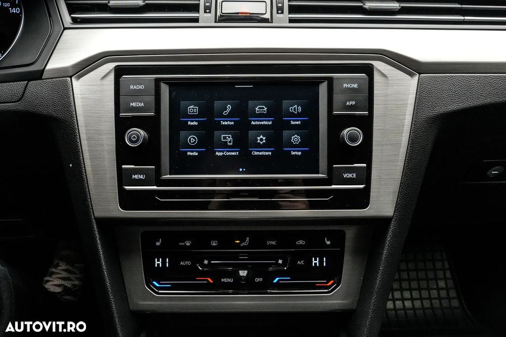 Volkswagen Passat 1.5 TSI ACT DSG Comfortline - 23