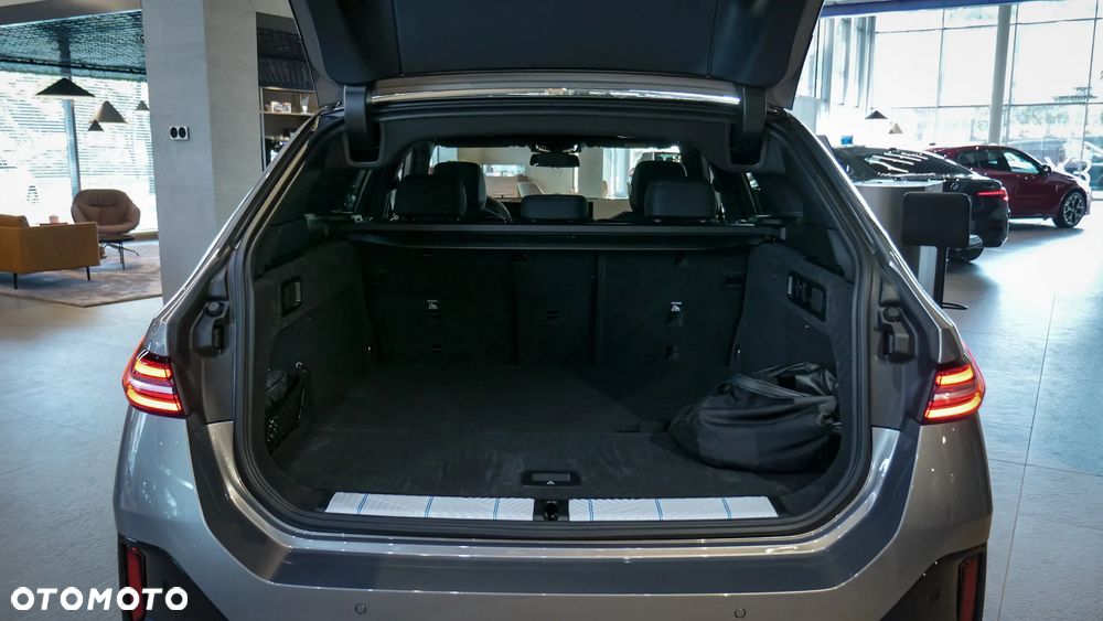 BMW Seria 5 550e xDrive PHEV M Sport - 23