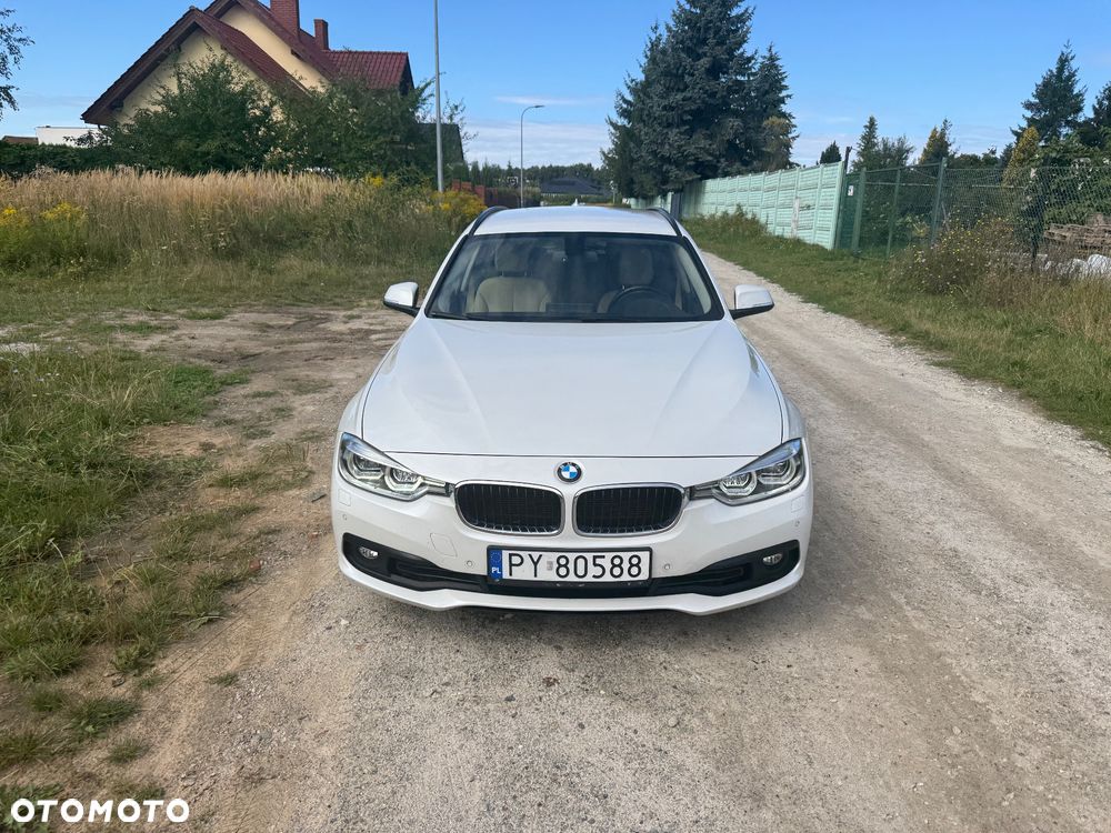 BMW 3 Series 2019 photo 3