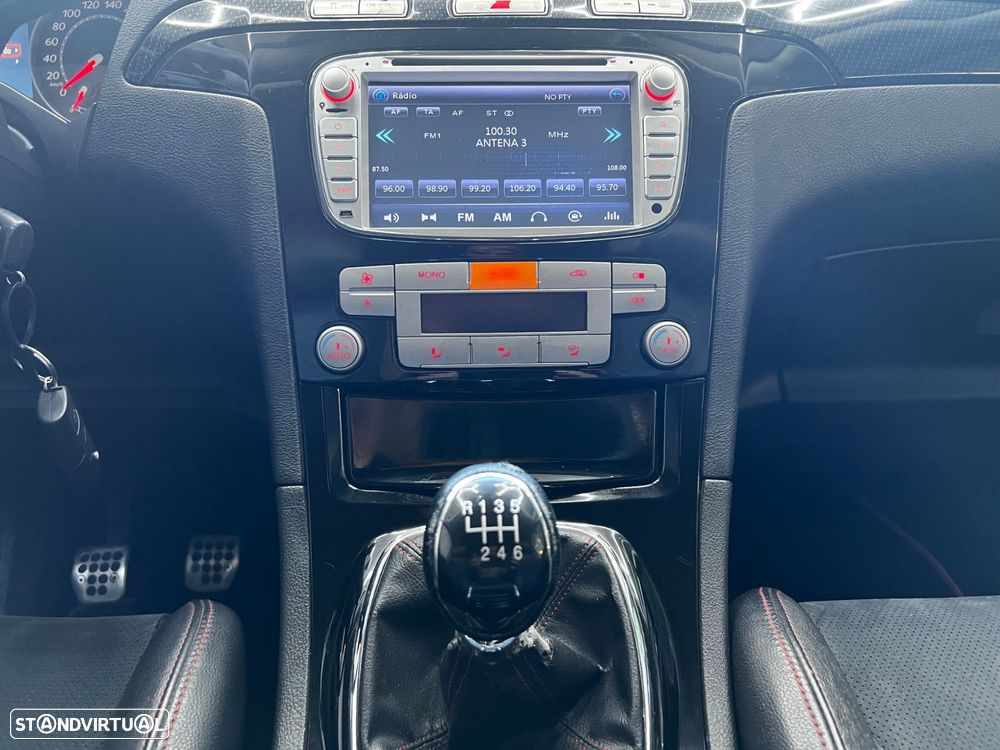 Ford S-Max 2.2 TDCi Titanium 7L - 36