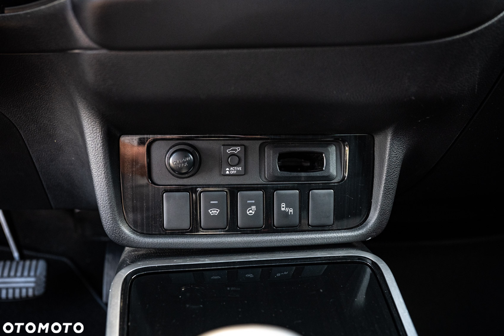 Mitsubishi Outlander PHEV Intense + - 14