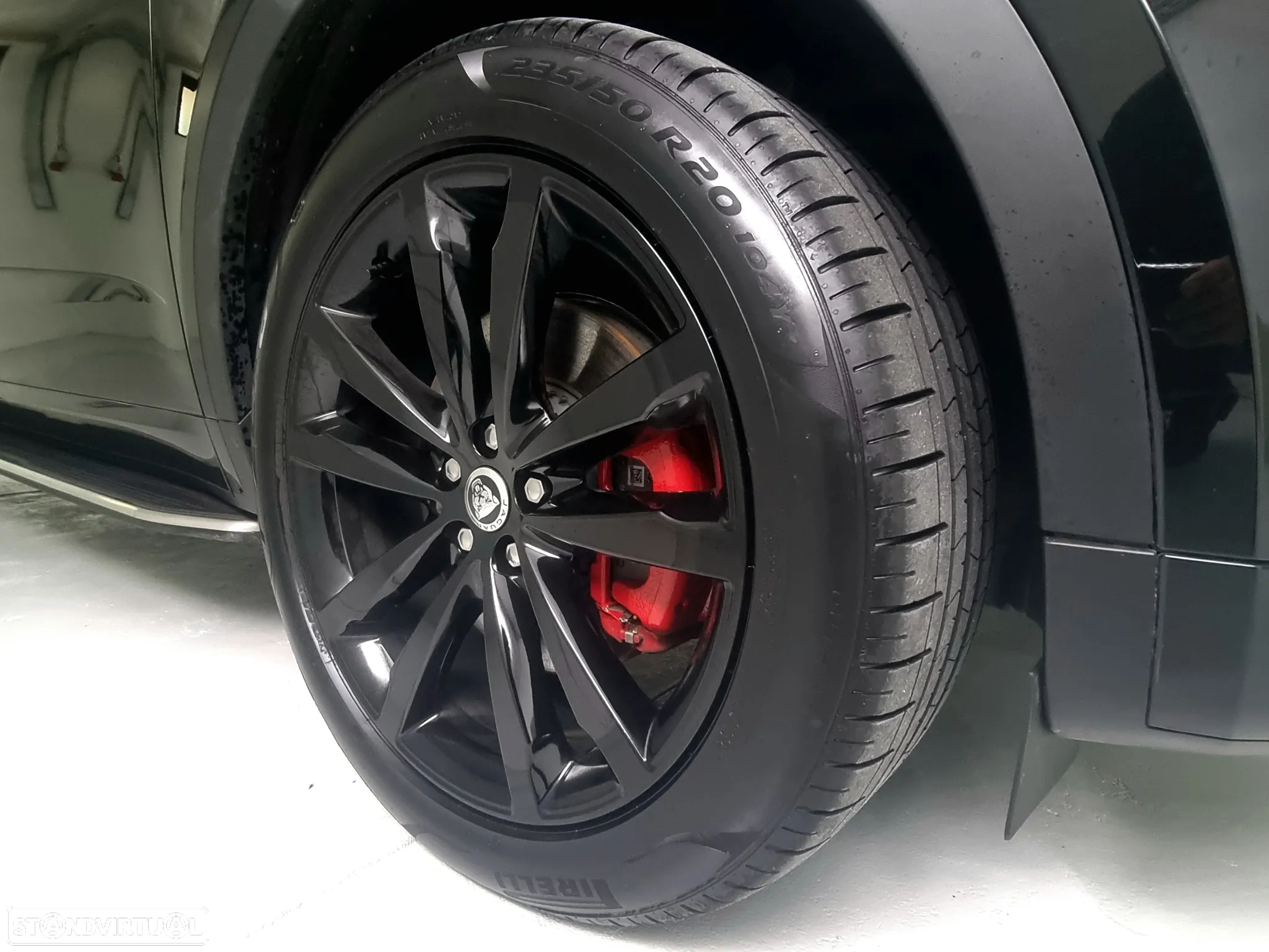 Jaguar E-Pace 1.5 P300e R-Dynamic SE AWD Aut. - 21
