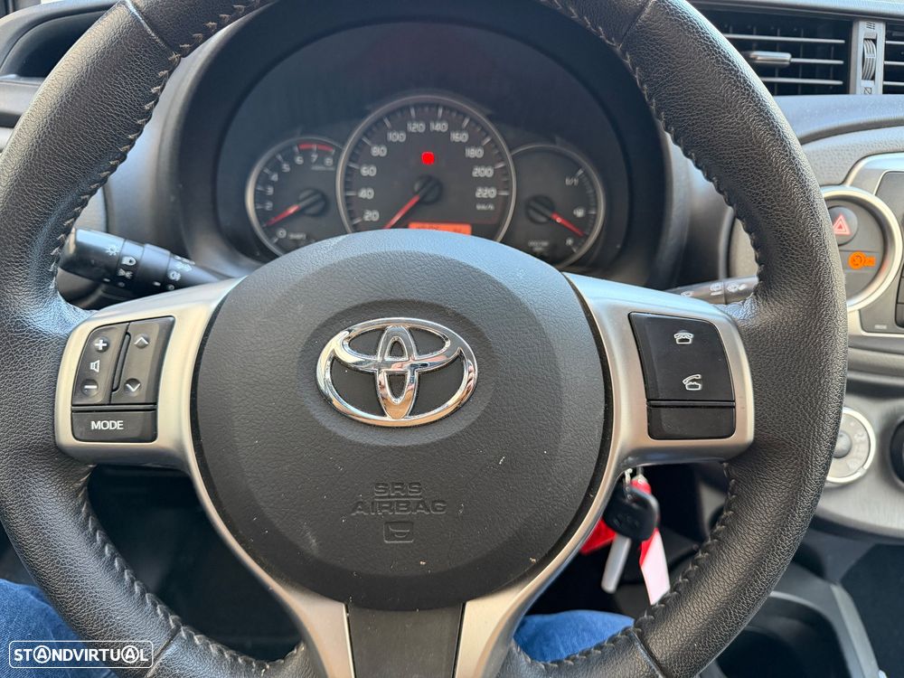 Toyota Yaris 1.0 VVT-i Sport+VSC - 10