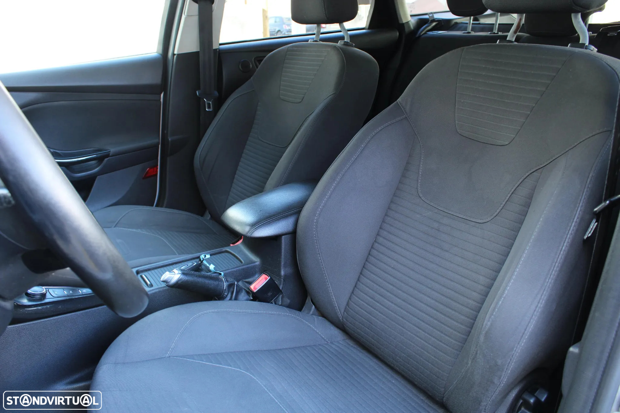 Ford Focus SW 1.5 TDCi EcoBlue Business - 31