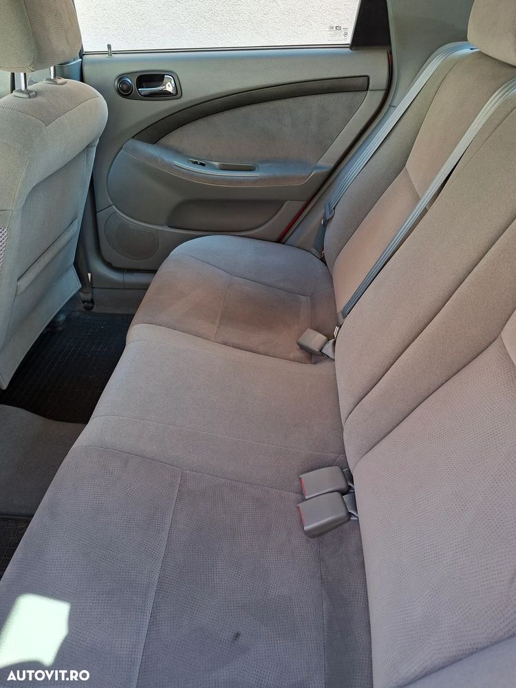 Chevrolet Lacetti 1.4 SE - 11